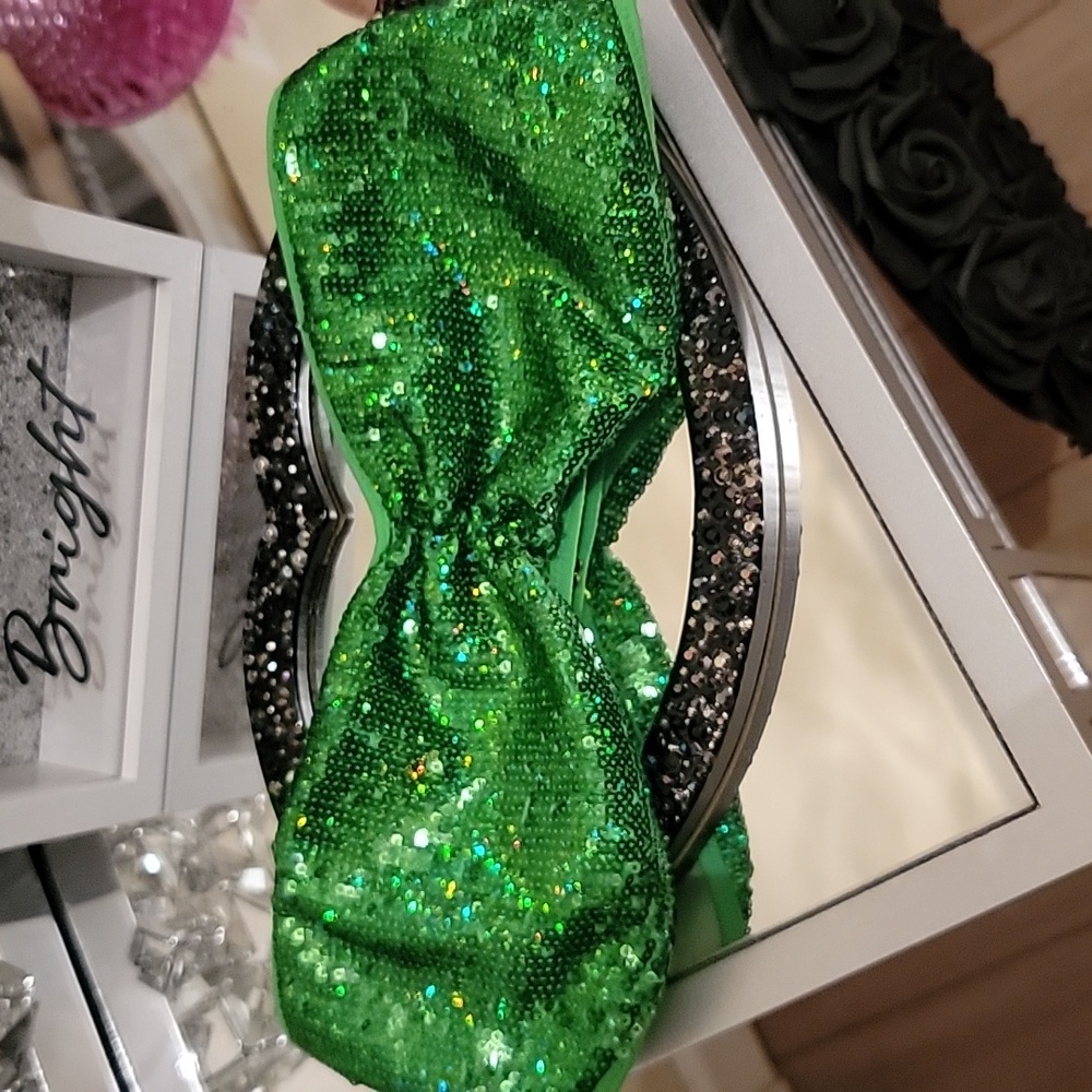 PINK Victoria's Secret Gray Tank Top With Green Sequin Shamrocks. XS. Bralette S - Picture 9 of 16